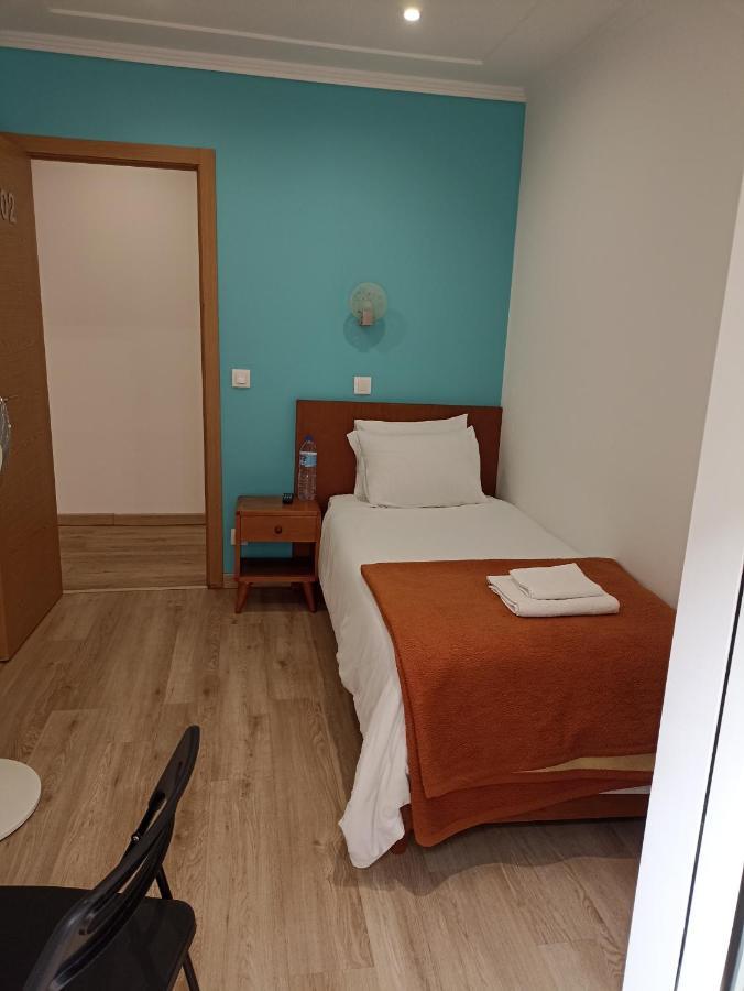 Martim Moniz 28 Guest House Lisbona Esterno foto