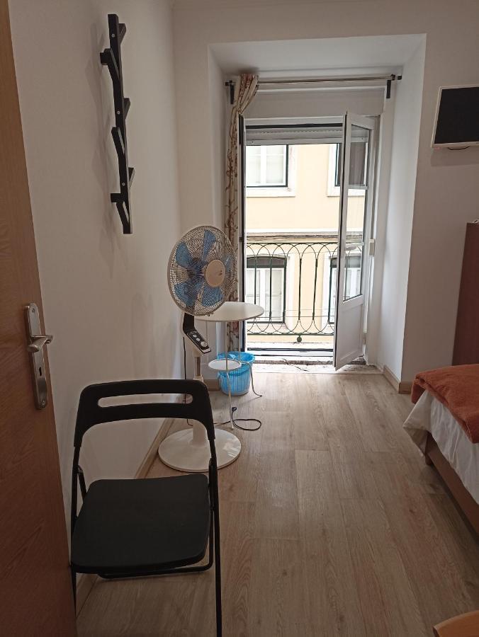 Martim Moniz 28 Guest House Lisbona Esterno foto