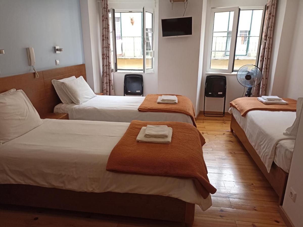 Martim Moniz 28 Guest House Lisbona Esterno foto
