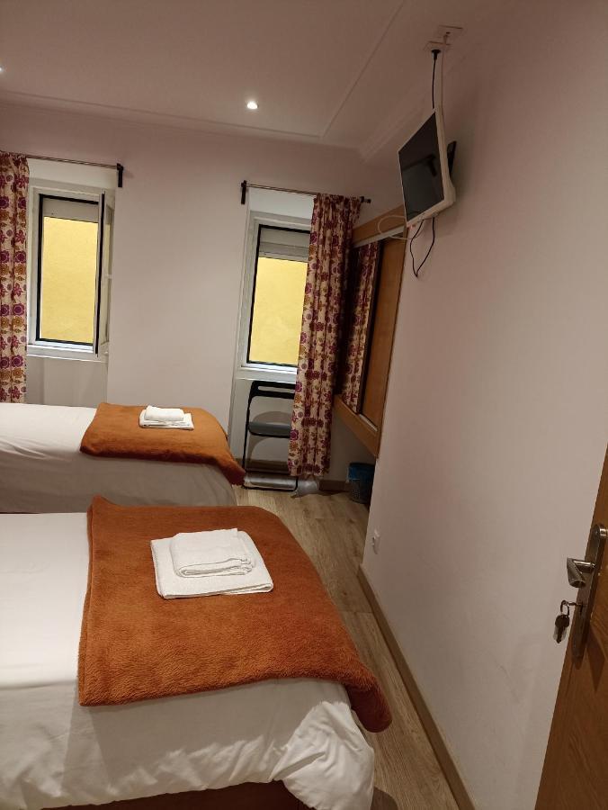 Martim Moniz 28 Guest House Lisbona Esterno foto
