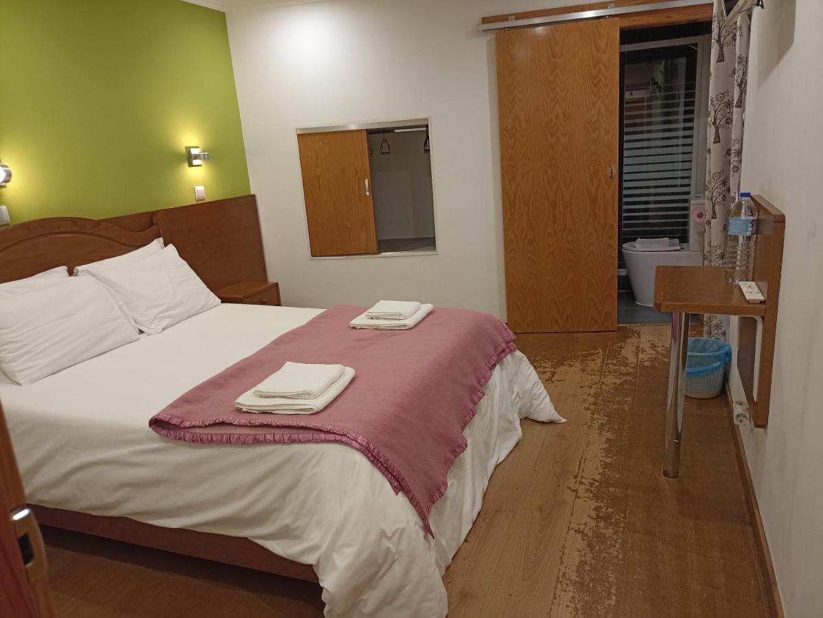Martim Moniz 28 Guest House Lisbona Esterno foto