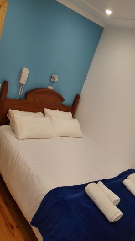 Martim Moniz 28 Guest House Lisbona Camera foto