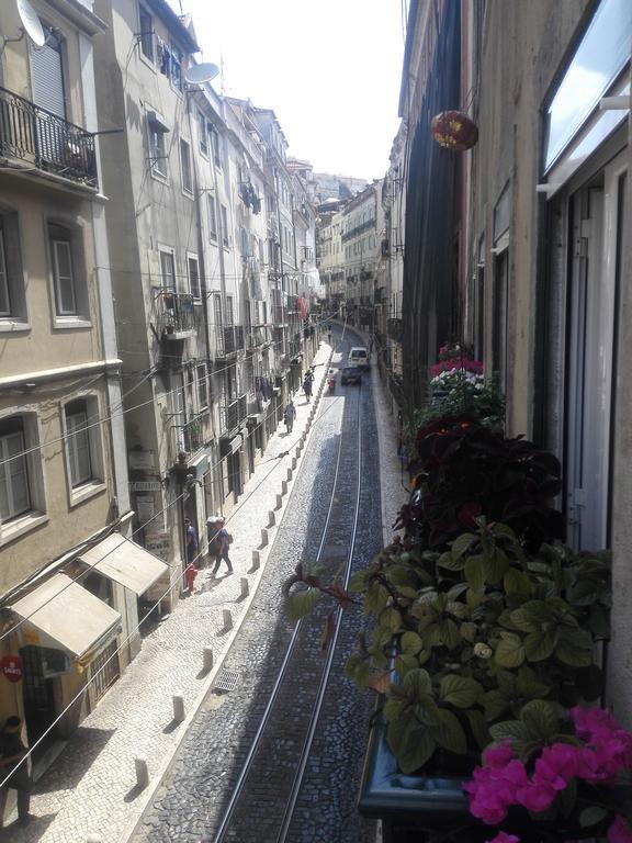 Martim Moniz 28 Guest House Lisbona Esterno foto
