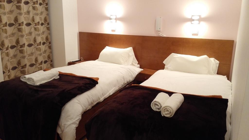 Martim Moniz 28 Guest House Lisbona Esterno foto