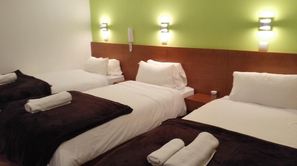 Martim Moniz 28 Guest House Lisbona Esterno foto